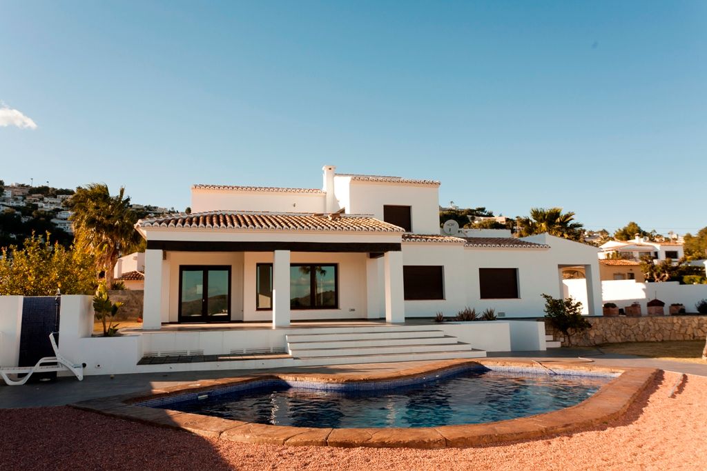 Beautiful Mediterranean-style villa with views in Moraira