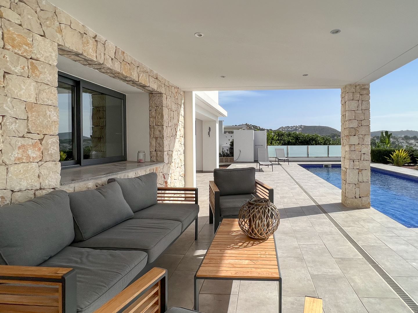 Moderne Villa mit Meerblick in Moraira/La Sabatera