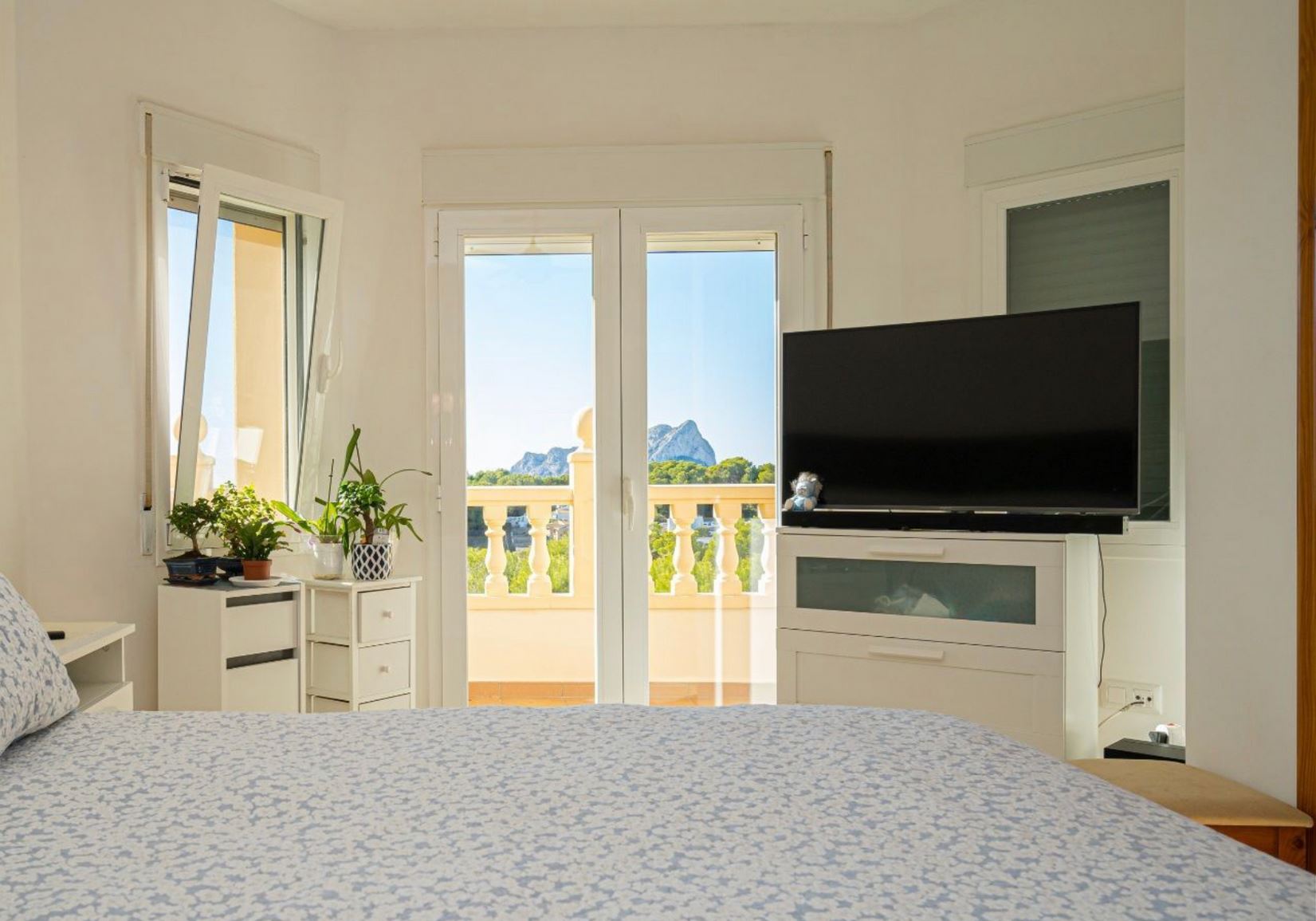Impresionante villa con vistas al mar y 4 dormitorios en Benissa